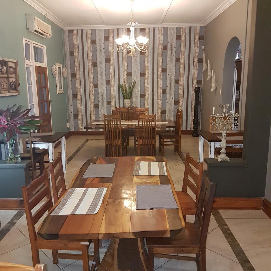 Stoep Cafe Guest House Коматипорт Экстерьер фото